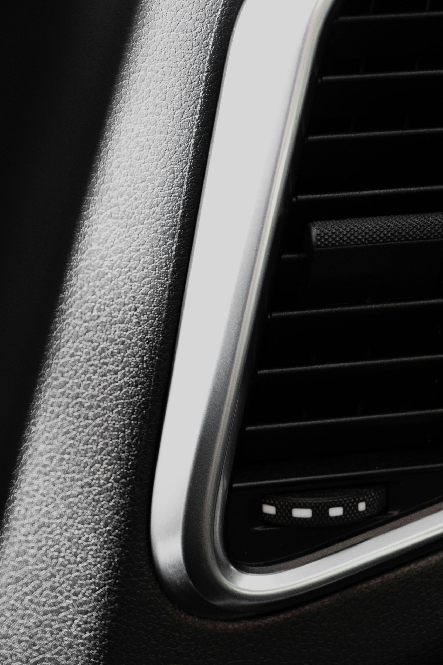 car ac blowing hot air from one vent